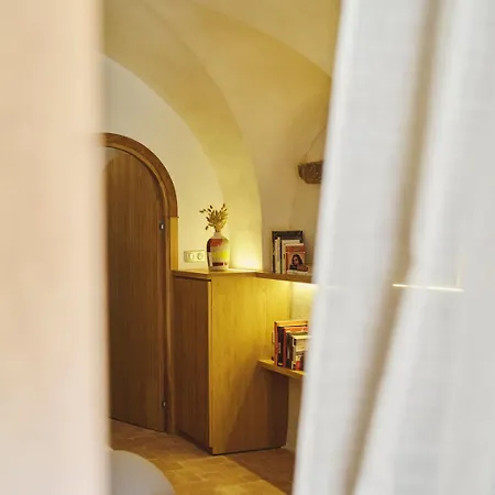 Hypercentre, Superbe Dans Ancienne écurie Du Xviiie Siècle * Ajaccio (Corsica)