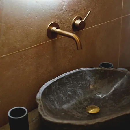 Hypercentre, Superbe Dans Ancienne écurie Du Xviiie Siècle Appartement