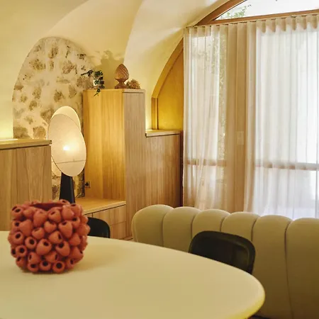 Appartement Hypercentre, Superbe Dans Ancienne écurie Du Xviiie Siècle