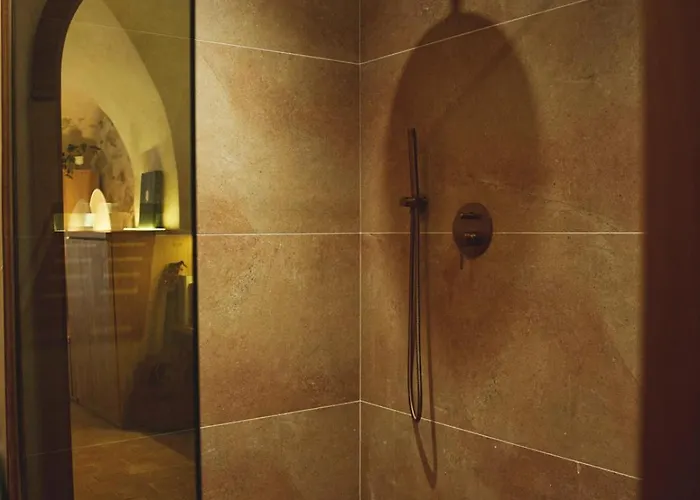 Hypercentre, Superbe Dans Ancienne Ecurie Du Xviiie Siecle *